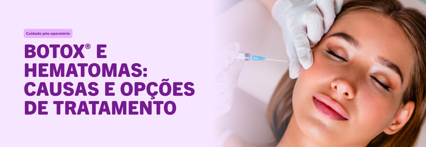 Profissional de estética aplicando tratamento de Botox nas bochechas de uma paciente deitada em uma mesa. Procedimento estético não invasivo para suavizar rugas e linhas de expressão, proporcionando uma aparência rejuvenescida e natural.